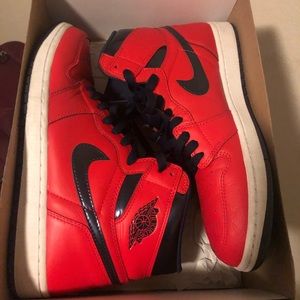 Retro Jordan 1’s “David Letterman”